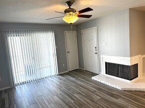 18617 Egret Bay Blvd in Houston, TX - Foto de edificio - Building Photo
