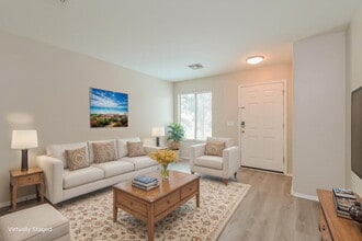 660 W Cholla Crest Dr in Green Valley, AZ - Building Photo - Building Photo