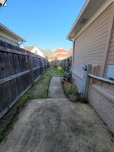 1404 Island Pl E in Memphis, TN - Building Photo - Building Photo