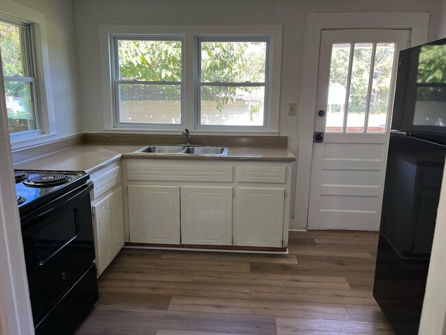 96 Laura's Ln in Sylacauga, AL - Building Photo - Building Photo