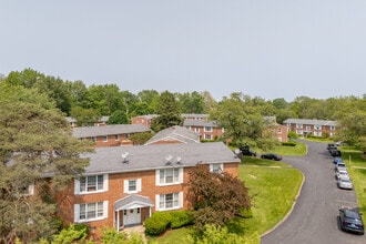 Locust Garden Apartments in Lockport, NY - Building Photo - Building Photo