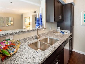 Anchor at South Shore in League City, TX - Foto de edificio - Building Photo