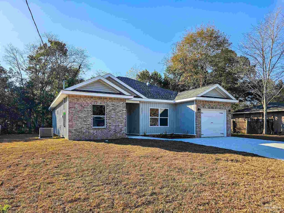 4521 Florelle Way in Pensacola, FL - Building Photo