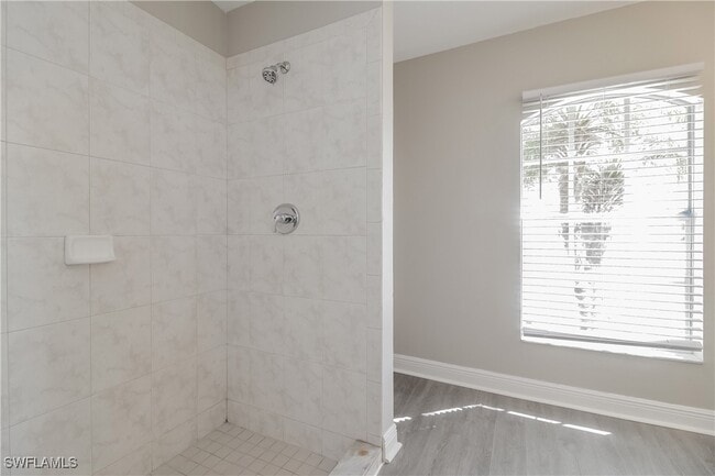 property at 3302 33rd St SW