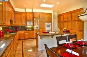 5253 Vicenza Way in San Jose, CA - Building Photo - Building Photo