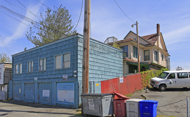 2930 Hoyt Ave in Everett, WA - Foto de edificio - Building Photo