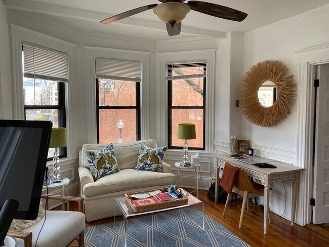 552 Tremont St, Unit 2F in Boston, MA - Building Photo - Building Photo