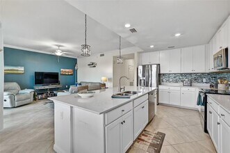 17704 Gawthrop Dr in Bradenton, FL - Foto de edificio - Building Photo