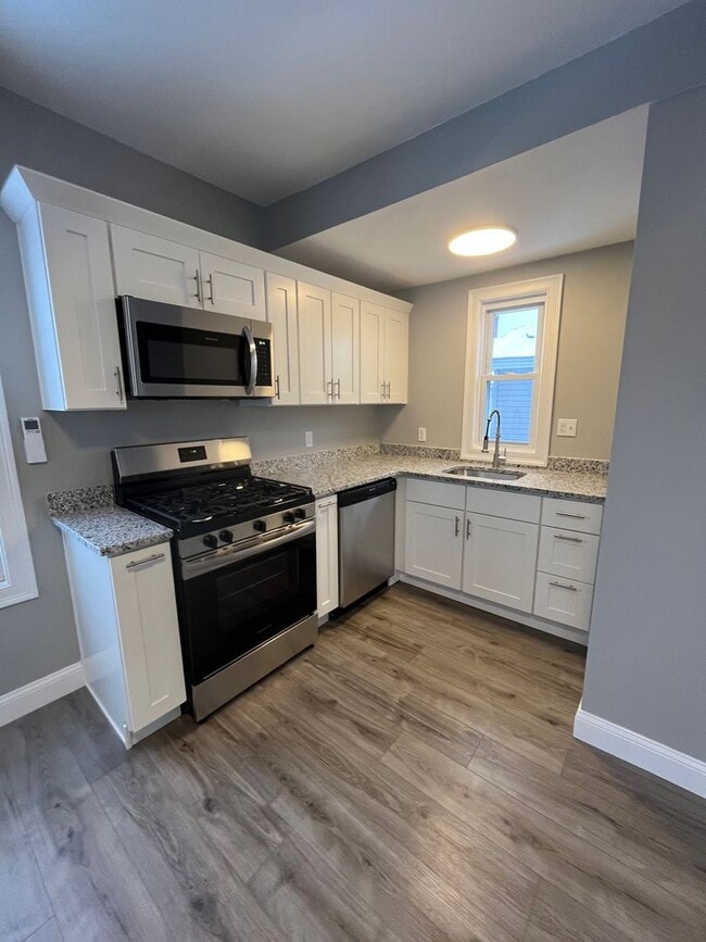 66 Dalton St in Lowell, MA - Building Photo - Building Photo