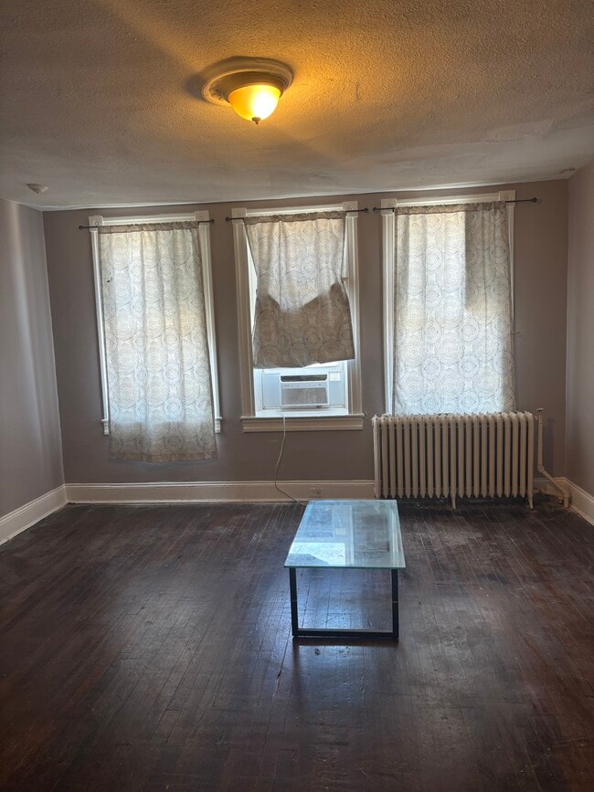 2839 N Calvert St, Unit 3 in Baltimore, MD - Building Photo - Building Photo