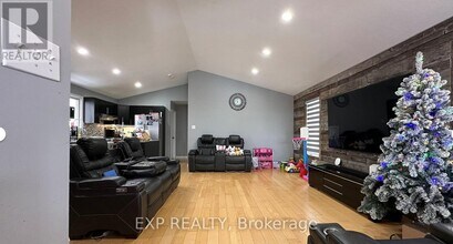 1004 Marigold St in London, ON - Building Photo - Building Photo