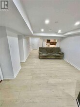 432 Sydor Ct in Newmarket, ON - Building Photo - Building Photo