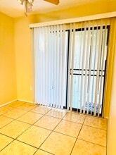 2208 Bahia Vista St, Unit F1 in Sarasota, FL - Building Photo - Building Photo