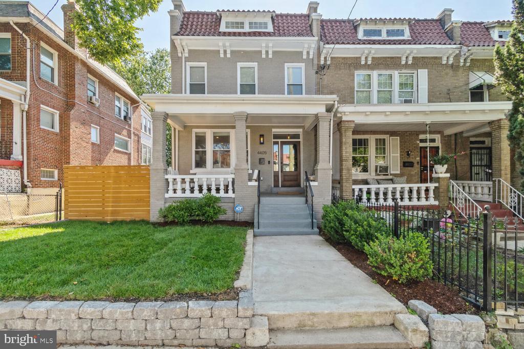 4405 New Hampshire Ave NW in Washington, DC - Building Photo