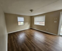 855 Hamil Rd in Verona, PA - Building Photo - Building Photo