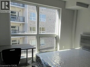 275 Larch St in Waterloo, ON - Building Photo - Building Photo