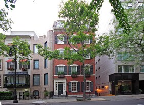 171 E 62nd St in New York, NY - Building Photo