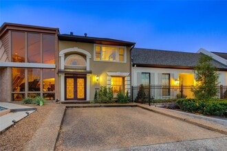 5141 Del Monte Dr in Houston, TX - Building Photo - Building Photo