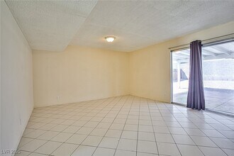 316 Santa Fe St in Las Vegas, NV - Foto de edificio - Building Photo