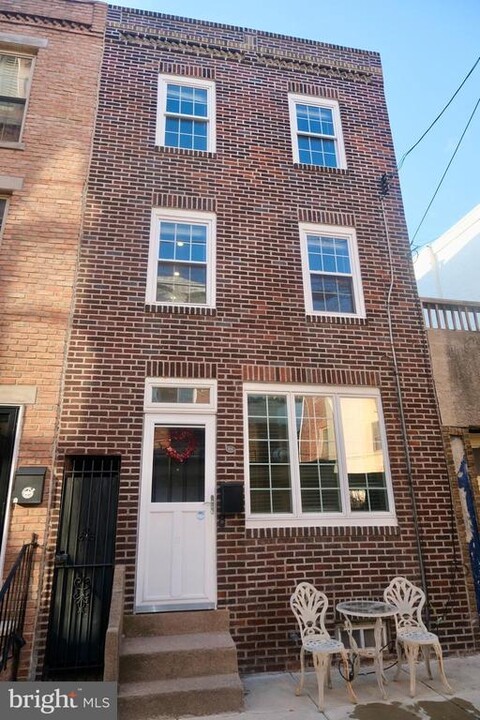 806 S Delhi St in Philadelphia, PA - Building Photo