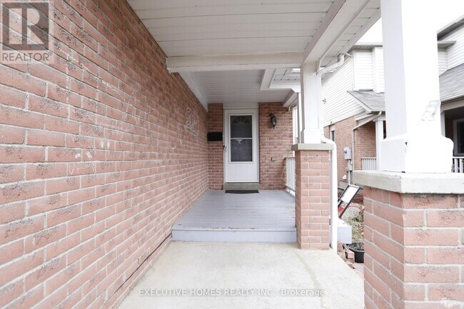 5705 Wells Pl in Mississauga, ON - Building Photo - Building Photo