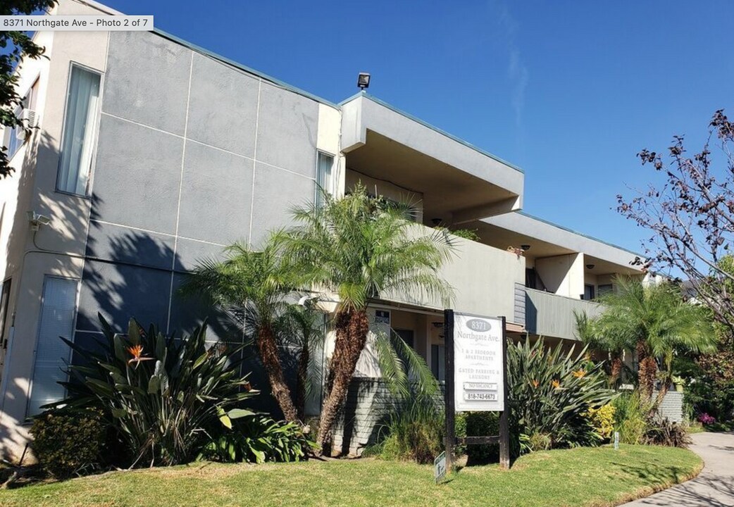 8371 Northgate Ave in Los Angeles, CA - Building Photo