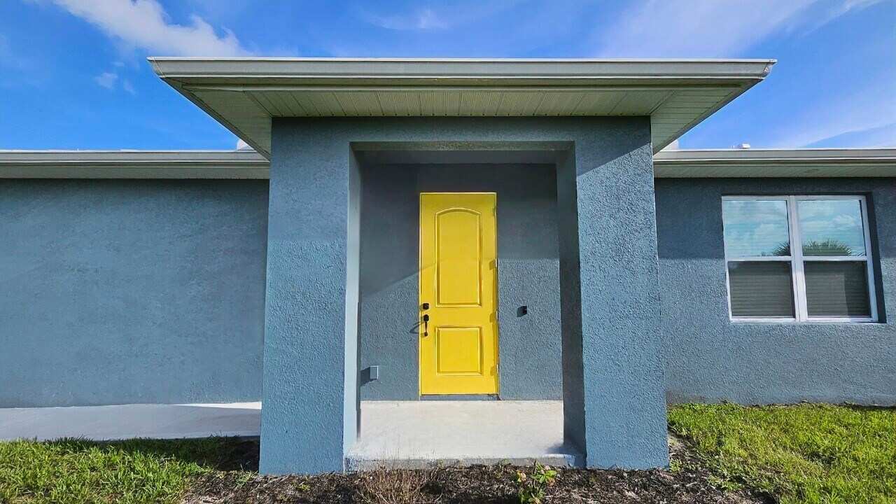 2126 Madden Ave in Palm Bay, FL - Building Photo