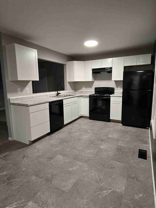 647 musgrove St in Urbana, OH - Building Photo