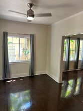 2036 Highland Ave in Los Angeles, CA - Building Photo - Building Photo