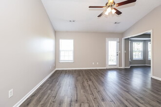 5011 Deer Creek Ct in Spring Hill, TN - Building Photo - Building Photo