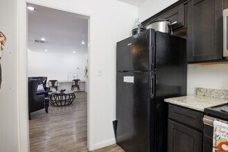 Desert Peaks in El Paso, TX - Building Photo - Building Photo