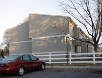 Woodland Park Apartments in St. Cloud, MN - Foto de edificio - Building Photo