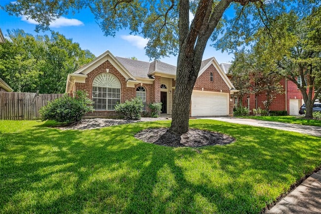 815 Fairpark Ln in Sugar Land, TX - Foto de edificio - Building Photo