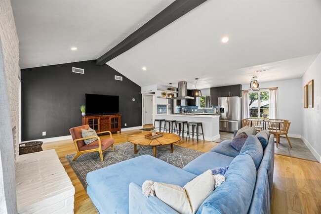 9601 Newfoundland Cir in Austin, TX - Building Photo - Building Photo
