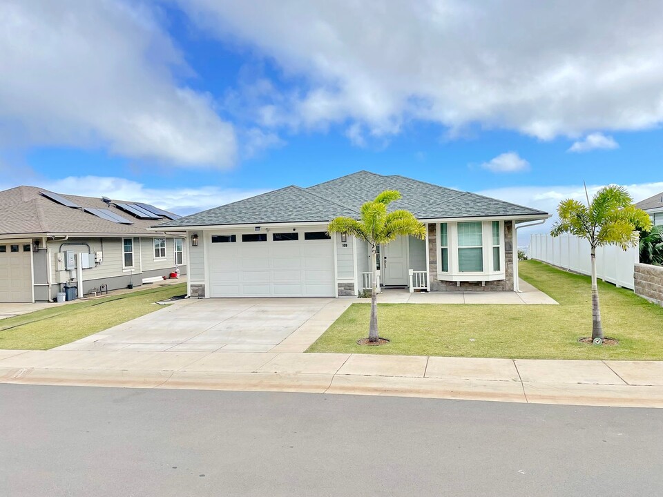 109 Nanu Pl in Wailuku, HI - Foto de edificio