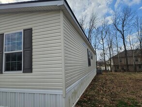 64 Lynnwood Cir in Clarksville, TN - Building Photo - Building Photo
