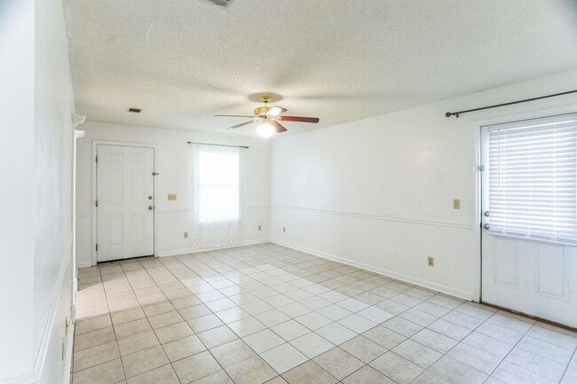 773 Melissa Dr in Hinesville, GA - Building Photo - Building Photo