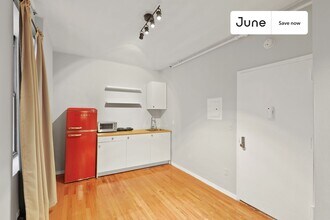 247 W 63rd St, Unit 5C in New York, NY - Building Photo - Building Photo