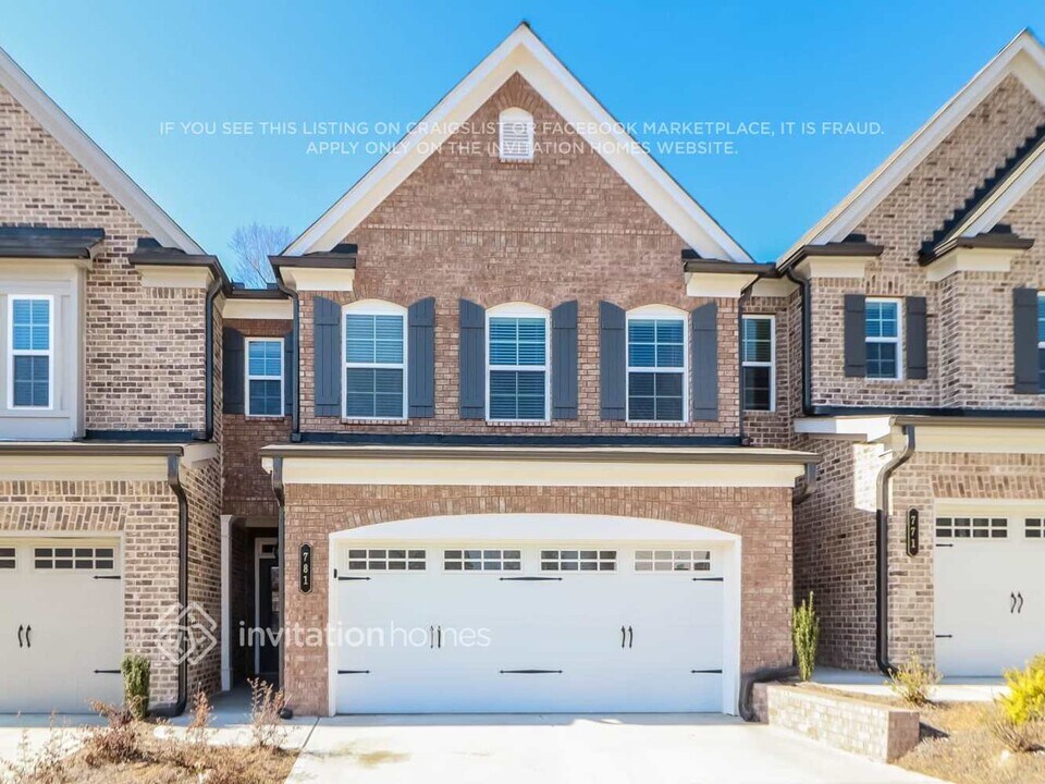781 Grove Trail in Loganville, GA - Building Photo