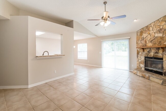 3075 Waters View Cir in Orange Park, FL - Building Photo - Building Photo