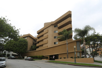 Glenrock West in Los Angeles, CA - Building Photo - Building Photo