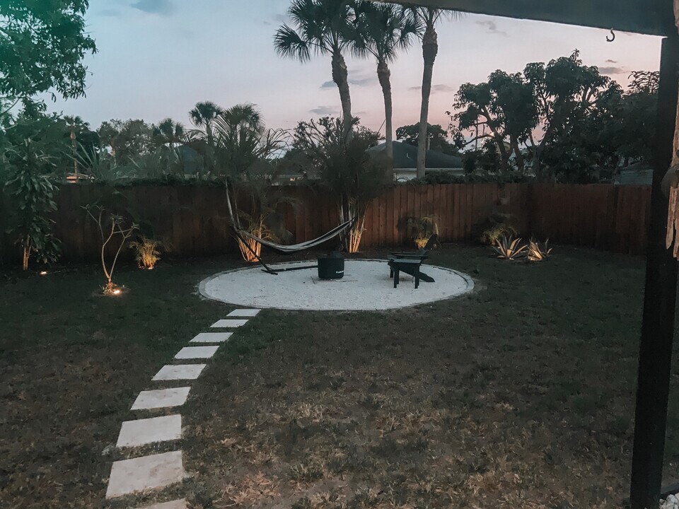 6856 4th St in Jupiter, FL - Building Photo