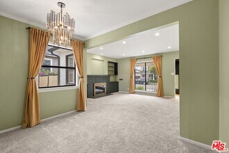 7315 W 82nd St in Los Angeles, CA - Building Photo - Building Photo