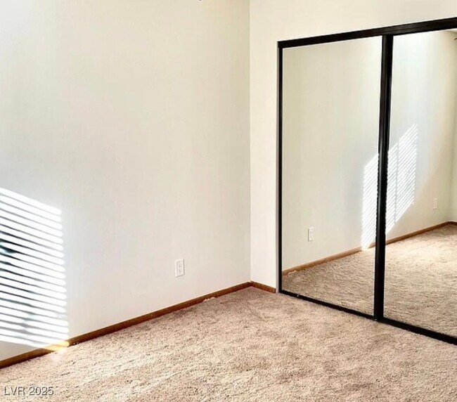 6649 W Tropicana Ave in Las Vegas, NV - Building Photo - Building Photo