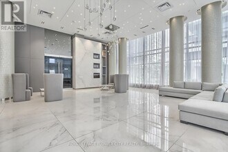 75 Oneida Crescent in Richmond Hill, ON - Building Photo - Building Photo