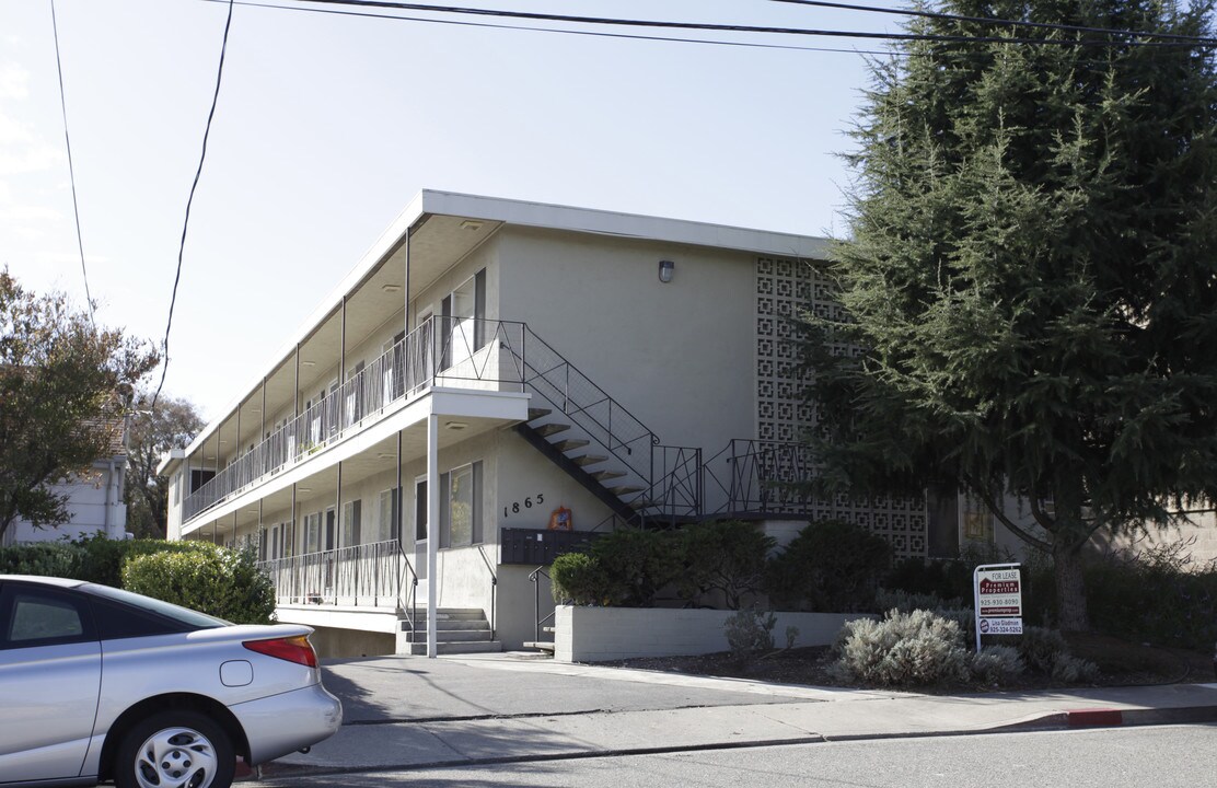 Hillside Terrace in Walnut Creek, CA - Foto de edificio