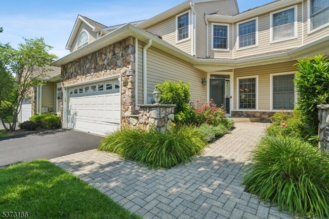 22 Pebble Beach Dr