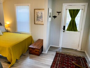 2716 18th St N in St. Petersburg, FL - Foto de edificio - Building Photo