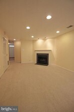 11799 Valley Ridge Cir in Fairfax, VA - Building Photo - Building Photo