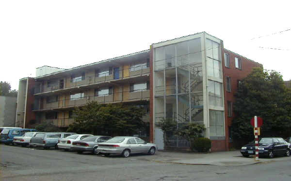 Roni Lee Apartments in Seattle, WA - Foto de edificio - Building Photo